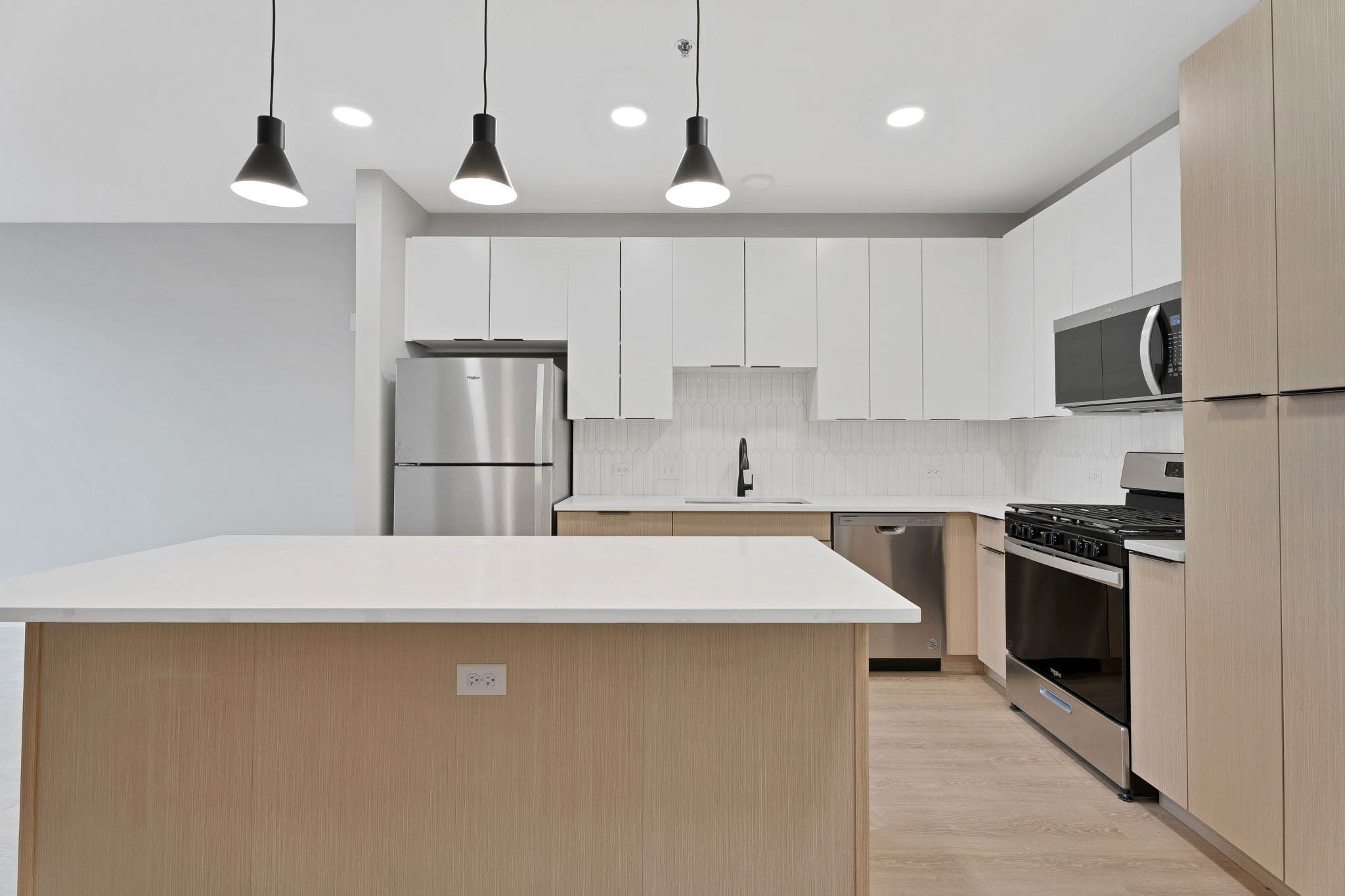 Real Estate Developers In Chicago 11 Web Or Mls 519 Lawrence Ave_011