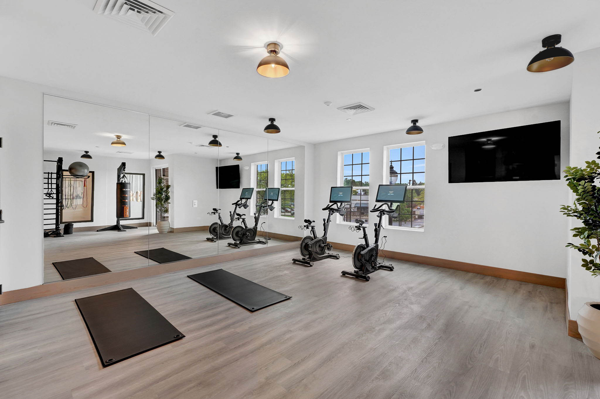 Real Estate Developers In Chicago 155 Web Or Mls Metro 19   Common Areas_065