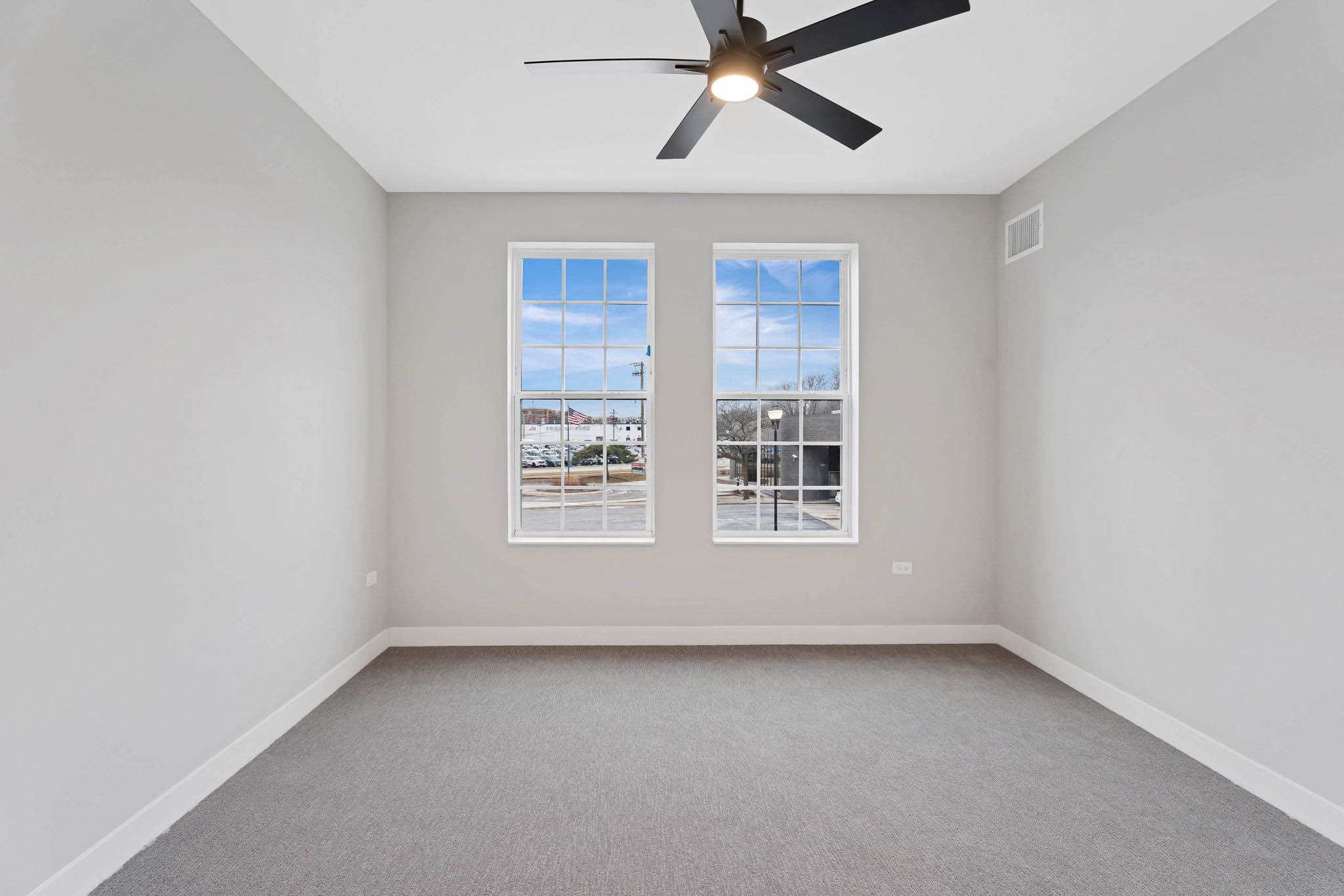 Real Estate Developers In Chicago 18 Web Or Mls 519 Lawrence Ave_018