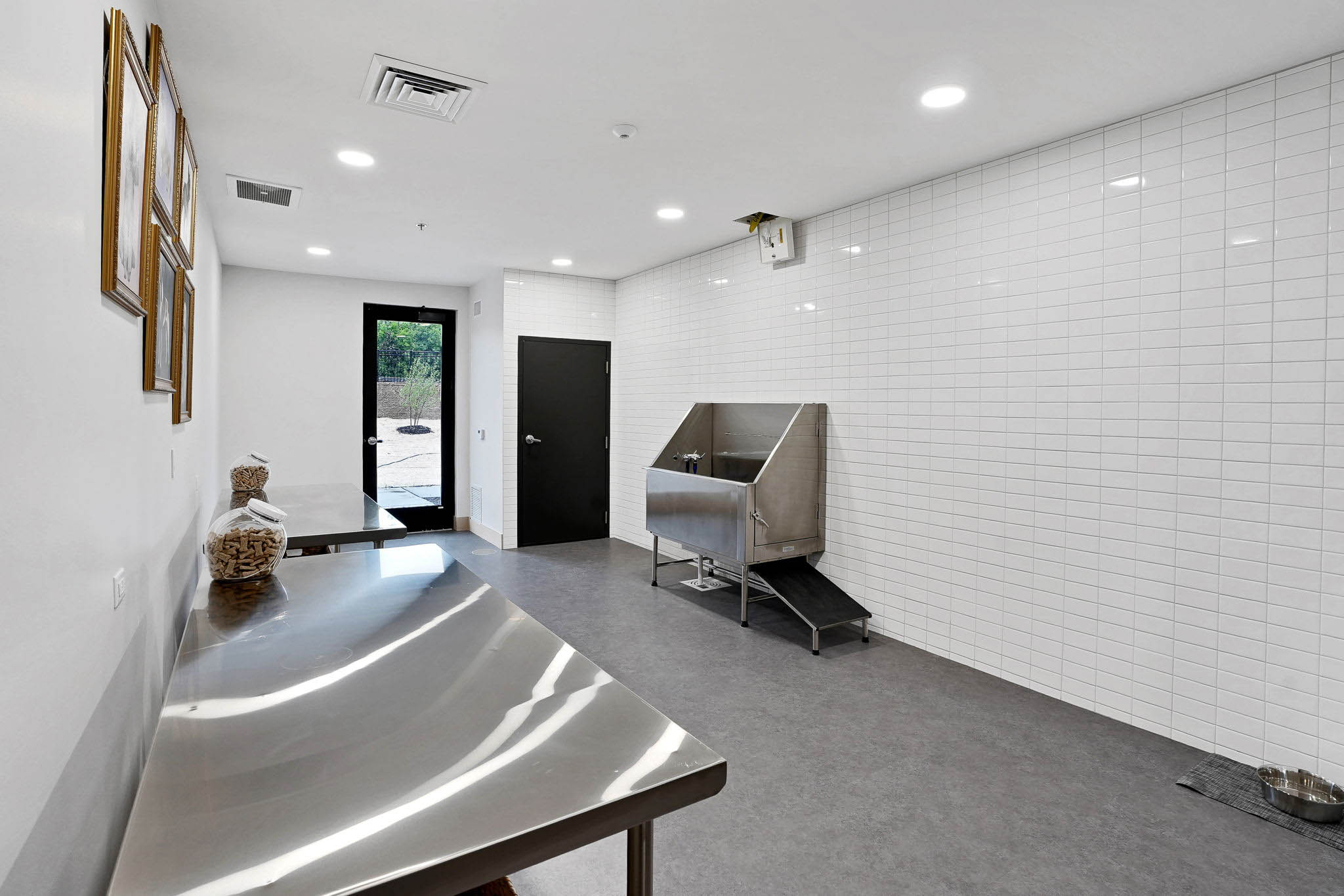 Real Estate Developers In Chicago 190 Web Or Mls Metro 19   Common Areas_100