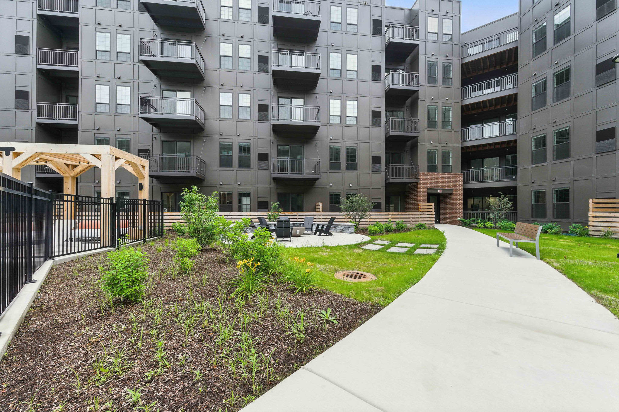 Real Estate Developers In Chicago 214 Web Or Mls Metro 19   519 Lawrence Ave_010