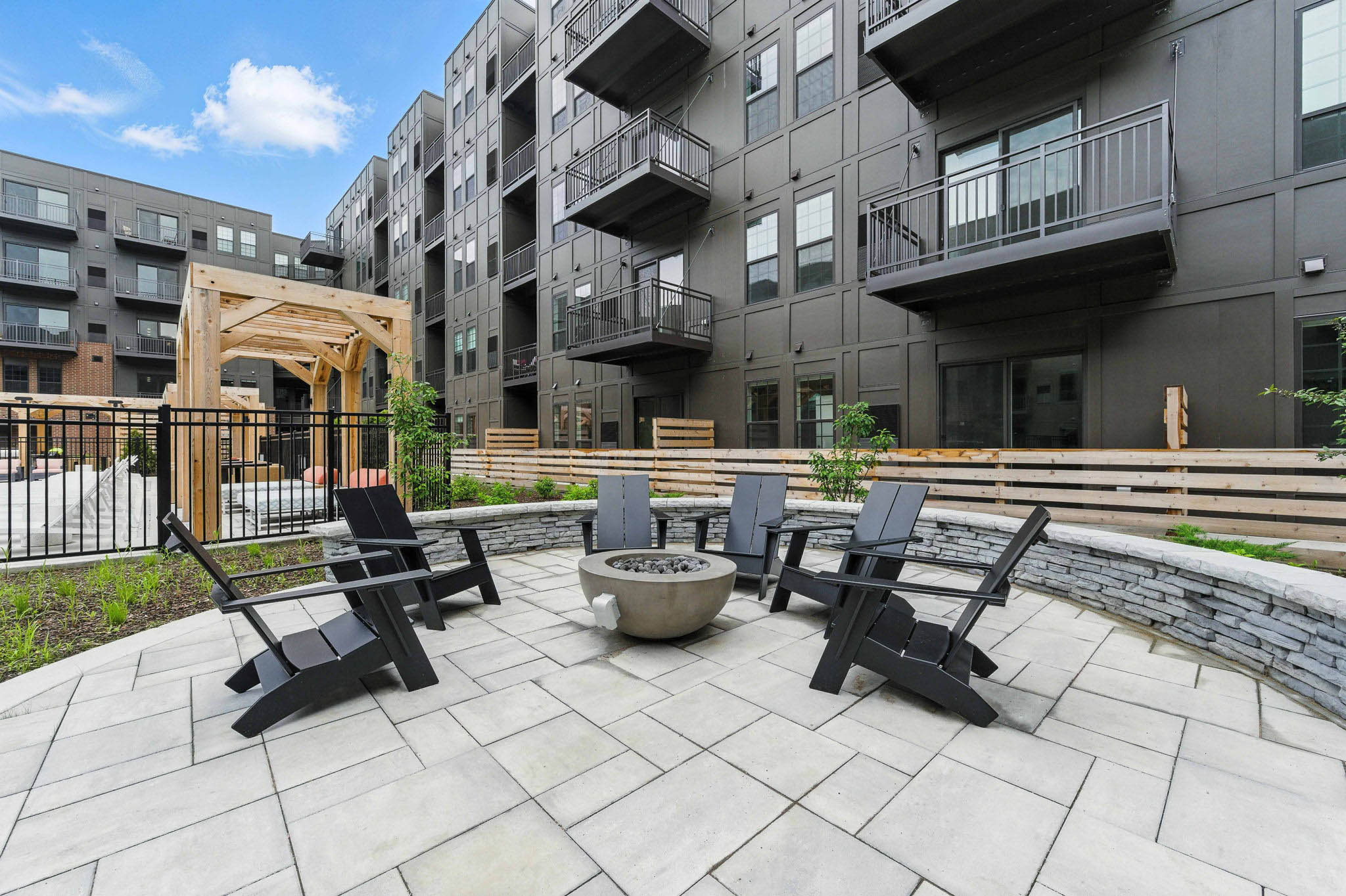 Real Estate Developers In Chicago 215 Web Or Mls Metro 19   519 Lawrence Ave_011