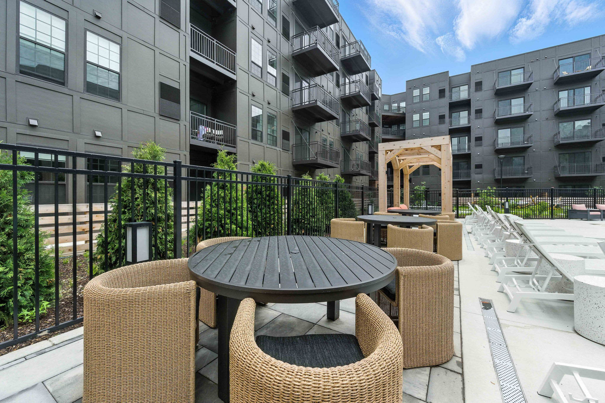 Real Estate Developers In Chicago 219 Web Or Mls Metro 19   519 Lawrence Ave_015