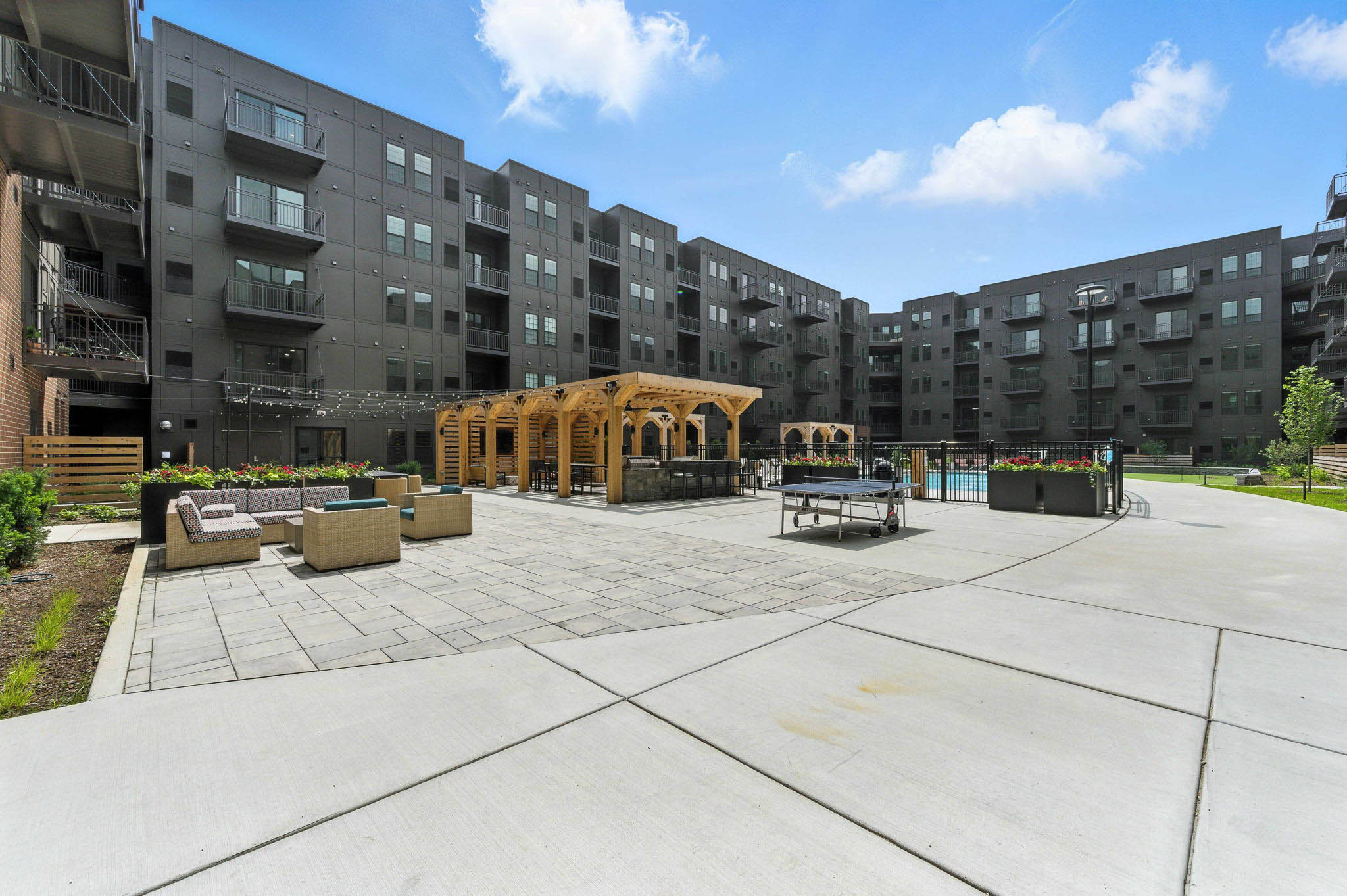 Real Estate Developers In Chicago 223 Web Or Mls Metro 19   519 Lawrence Ave_019