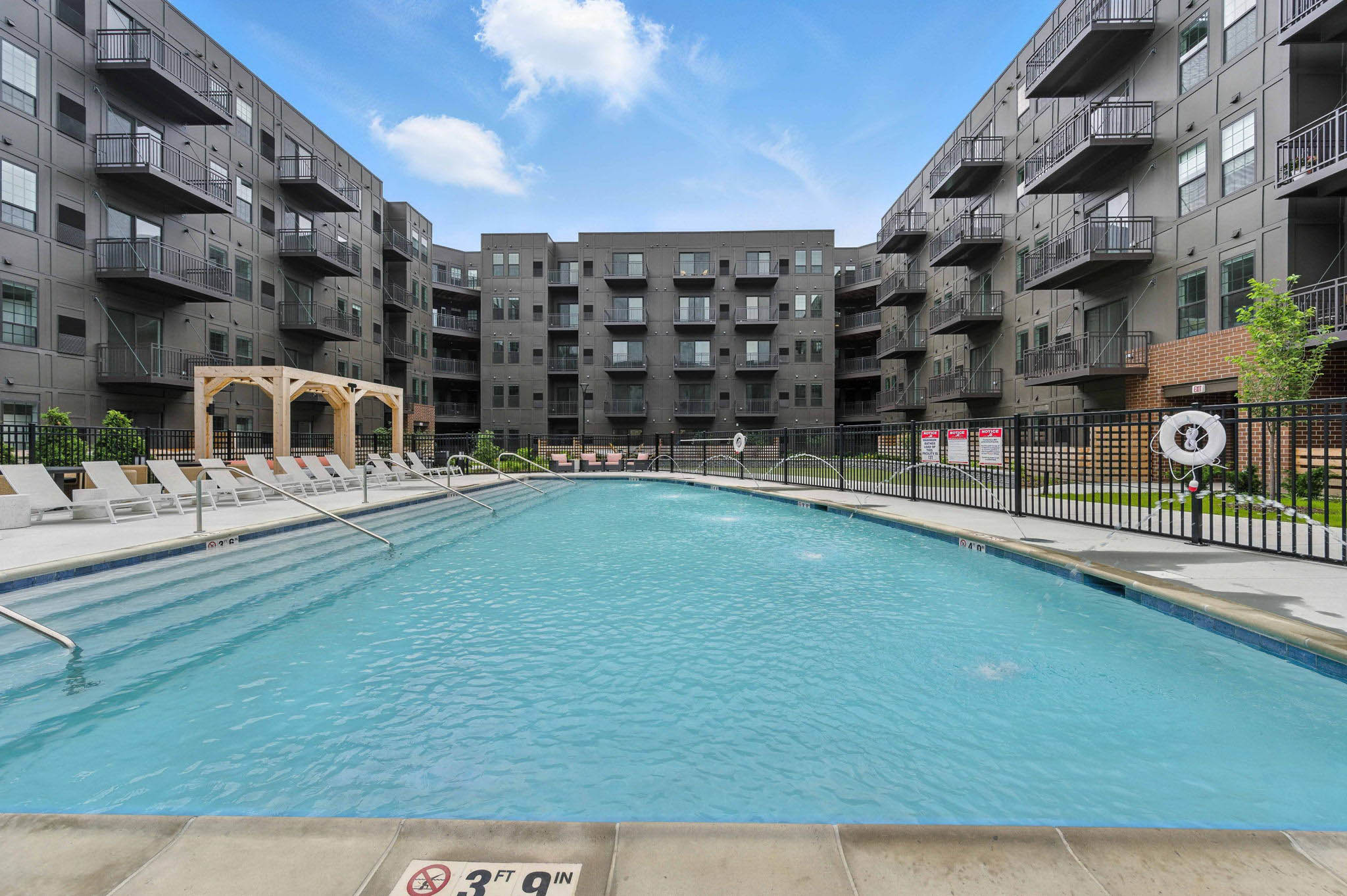 Real Estate Developers In Chicago 225 Web Or Mls Metro 19   519 Lawrence Ave_021