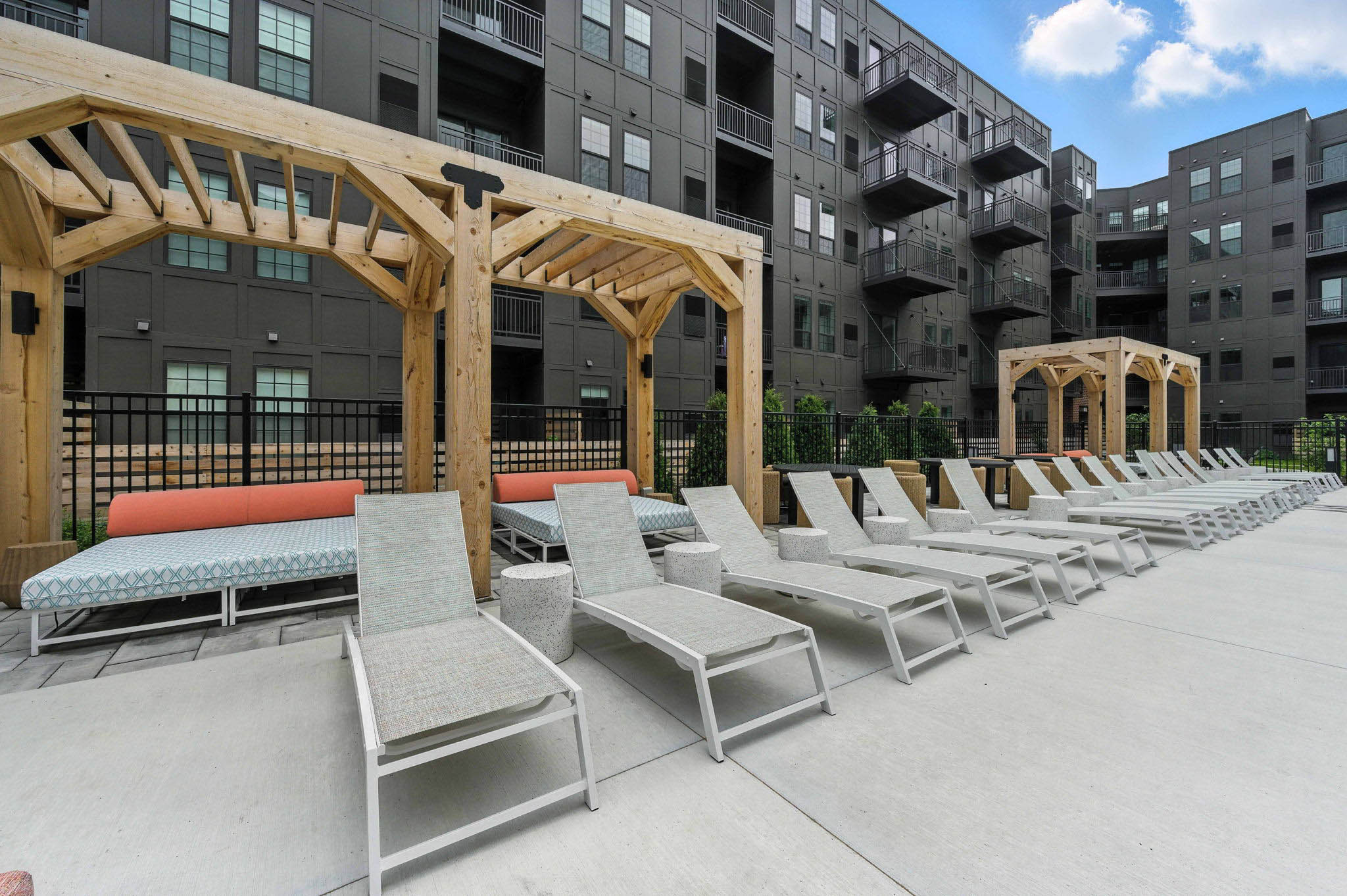 Real Estate Developers In Chicago 226 Web Or Mls Metro 19   519 Lawrence Ave_022