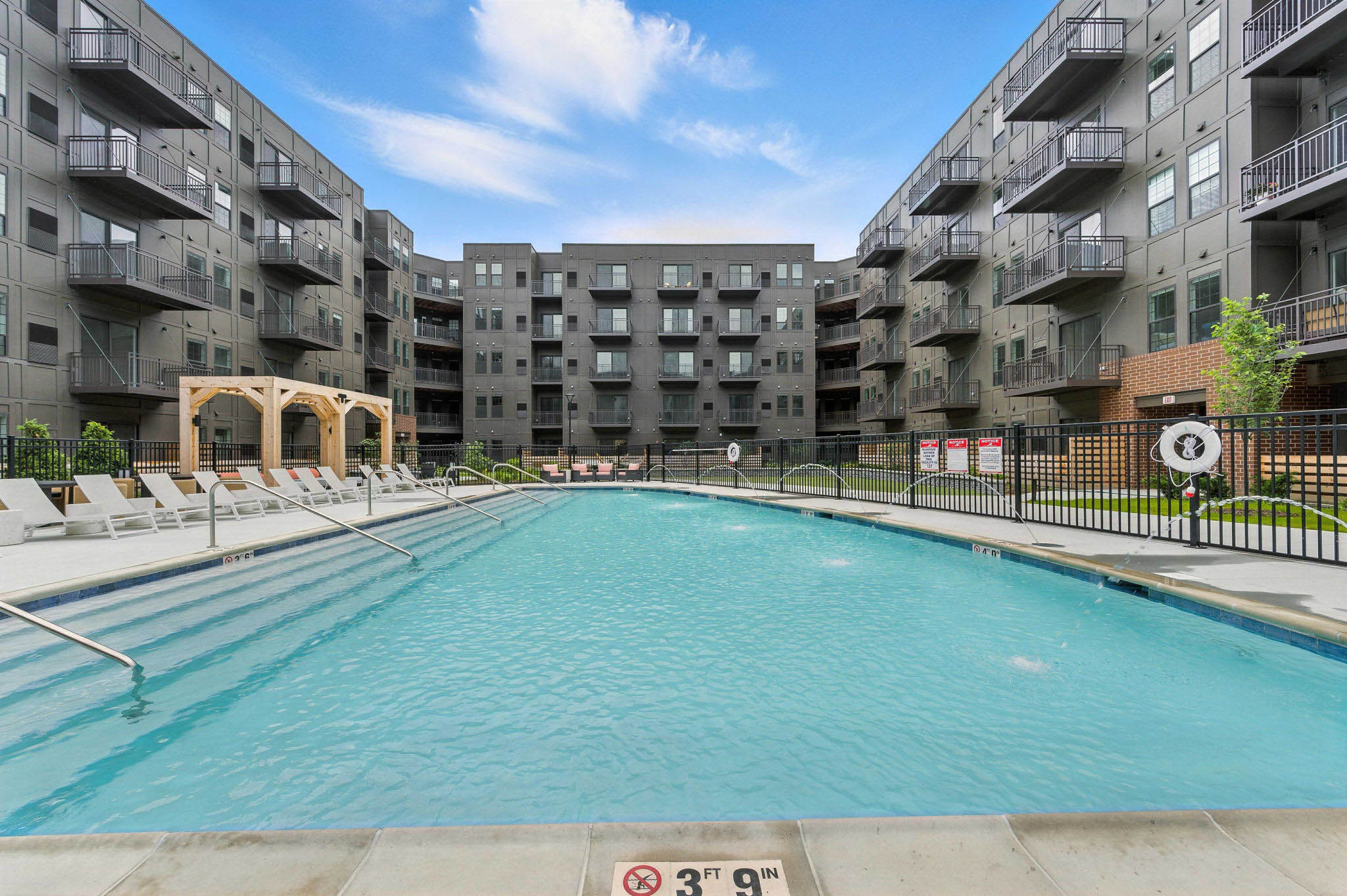 Real Estate Developers In Chicago 228 Web Or Mls Metro 19   519 Lawrence Ave_023