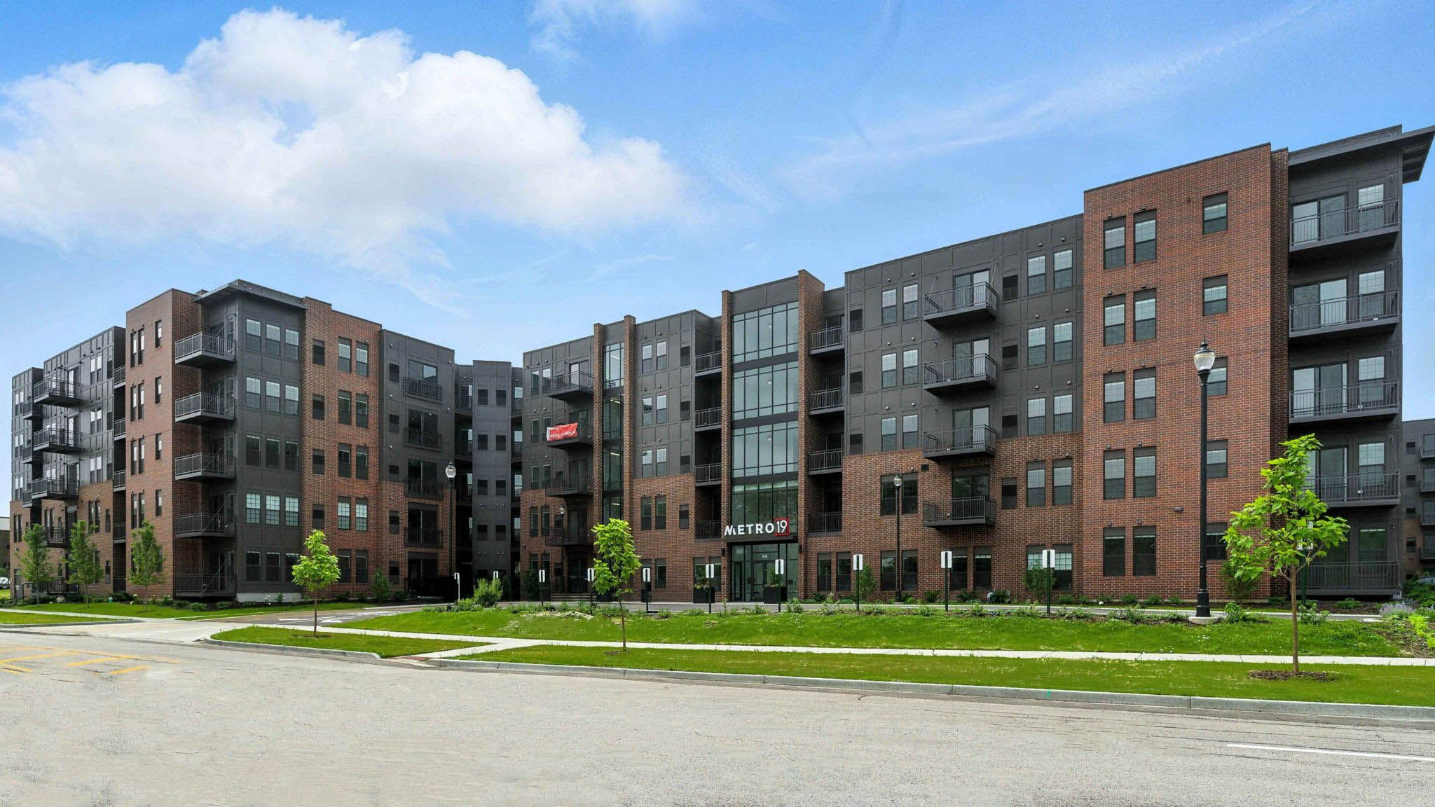 Real Estate Developers In Chicago 229 Web Or Mls Metro 19   519 Lawrence Ave_024_edit