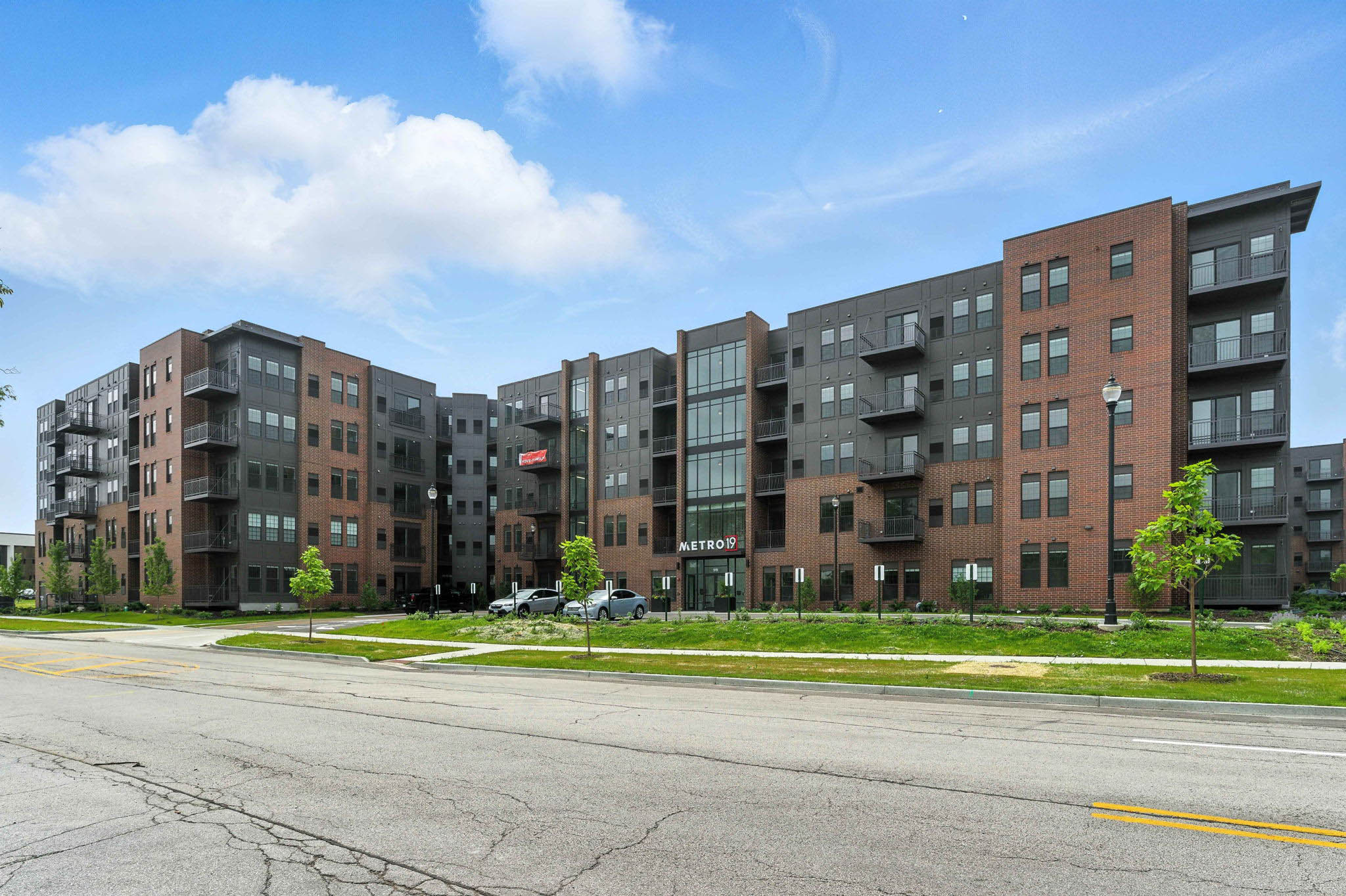 Real Estate Developers In Chicago 230 Web Or Mls Metro 19   519 Lawrence Ave_024