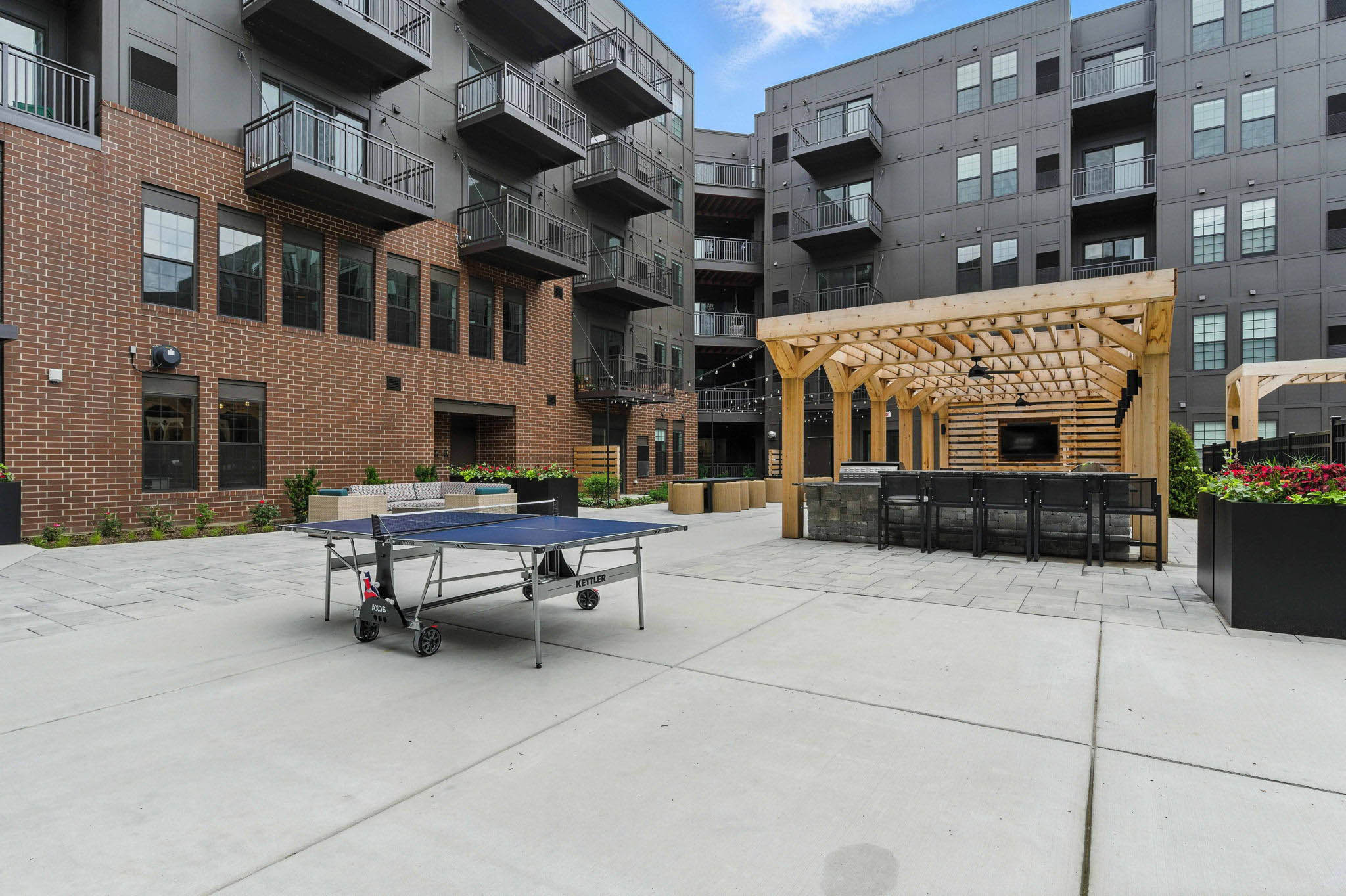 Real Estate Developers In Chicago 236 Web Or Mls Metro 19   519 Lawrence Ave_030