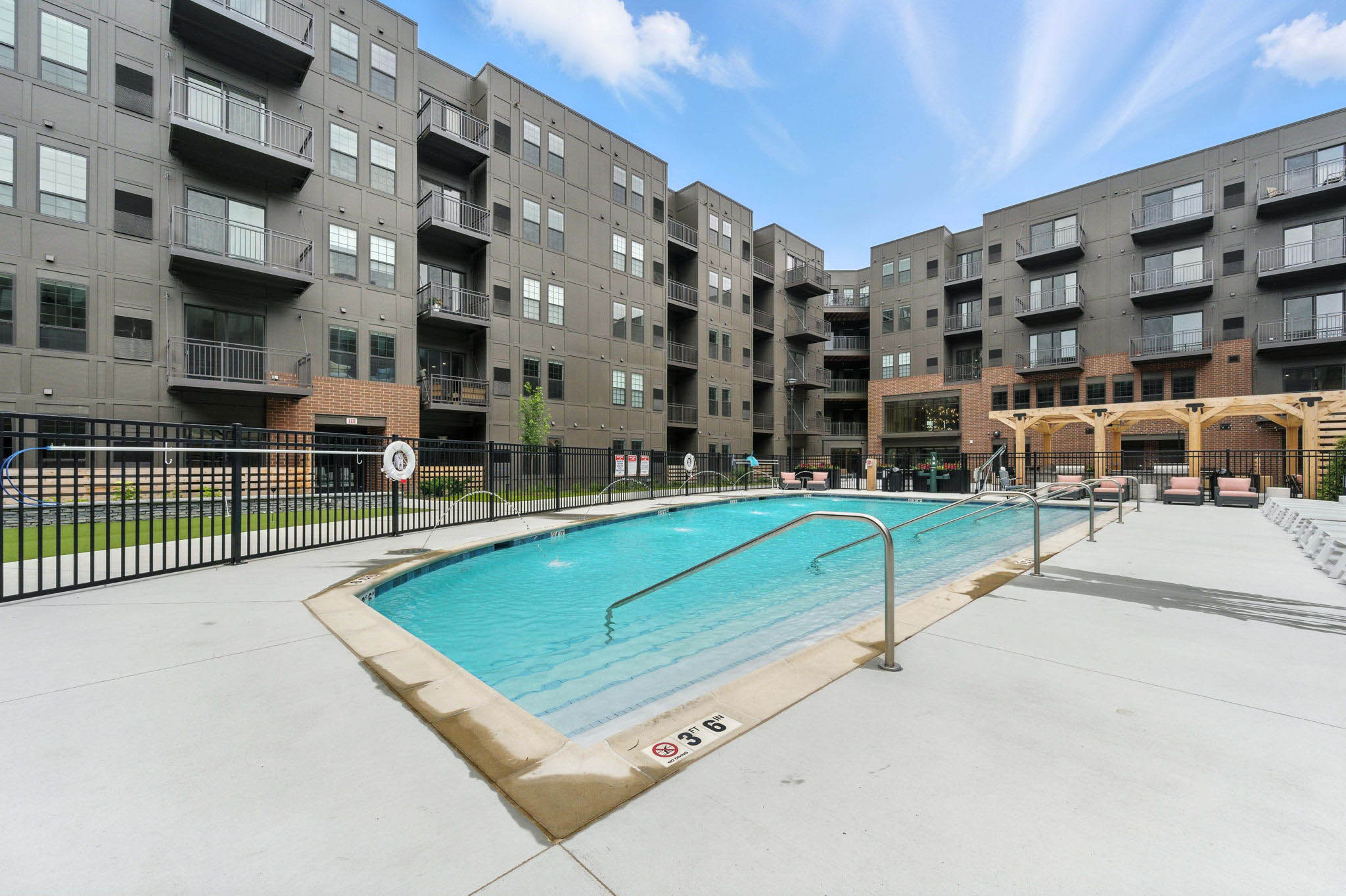 Real Estate Developers In Chicago 237 Web Or Mls Metro 19   519 Lawrence Ave_031