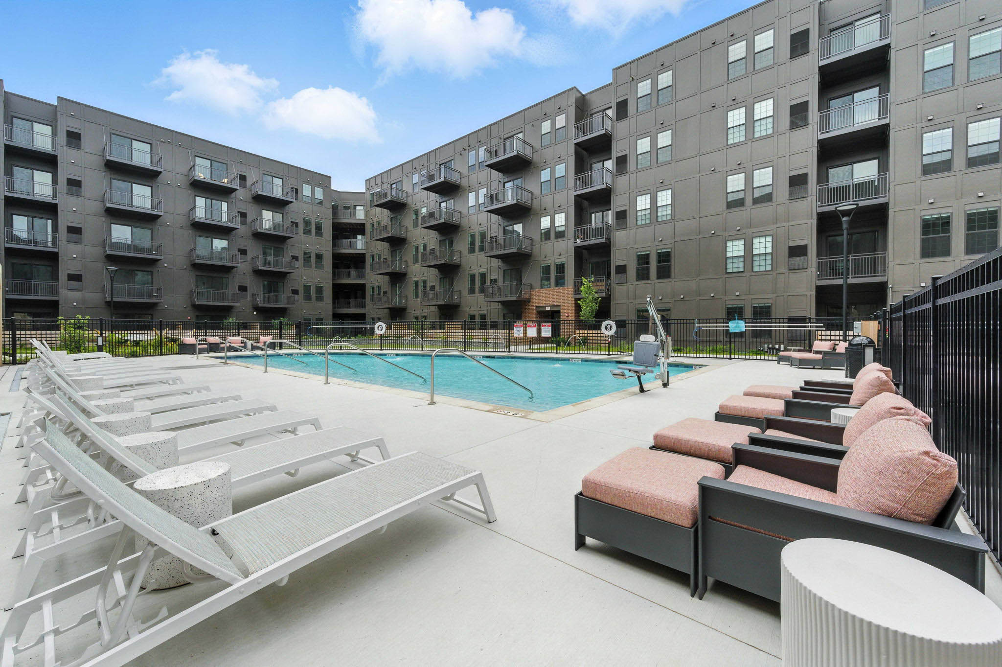 Real Estate Developers In Chicago 238 Web Or Mls Metro 19   519 Lawrence Ave_032