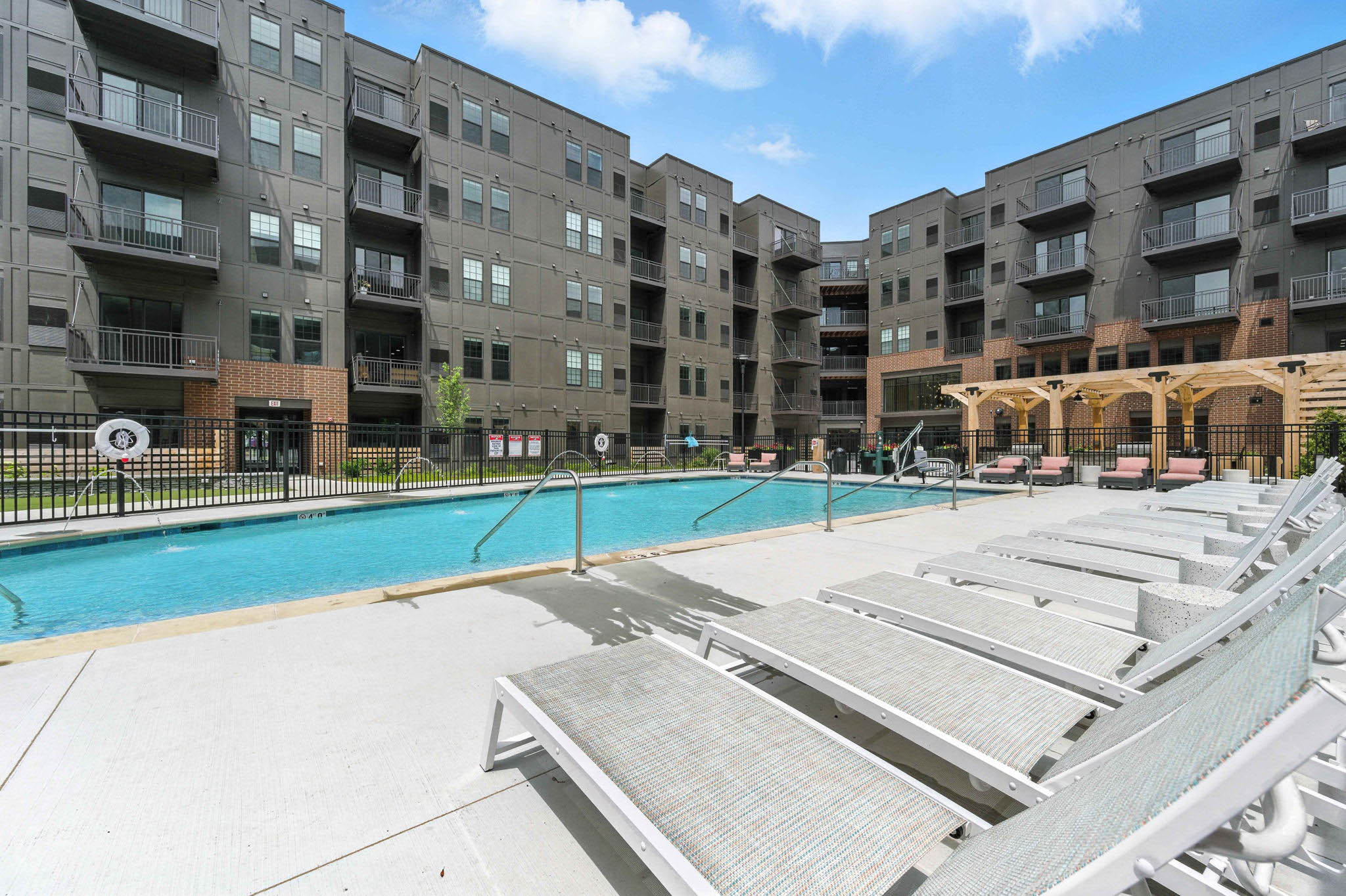 Real Estate Developers In Chicago 239 Web Or Mls Metro 19   519 Lawrence Ave_033