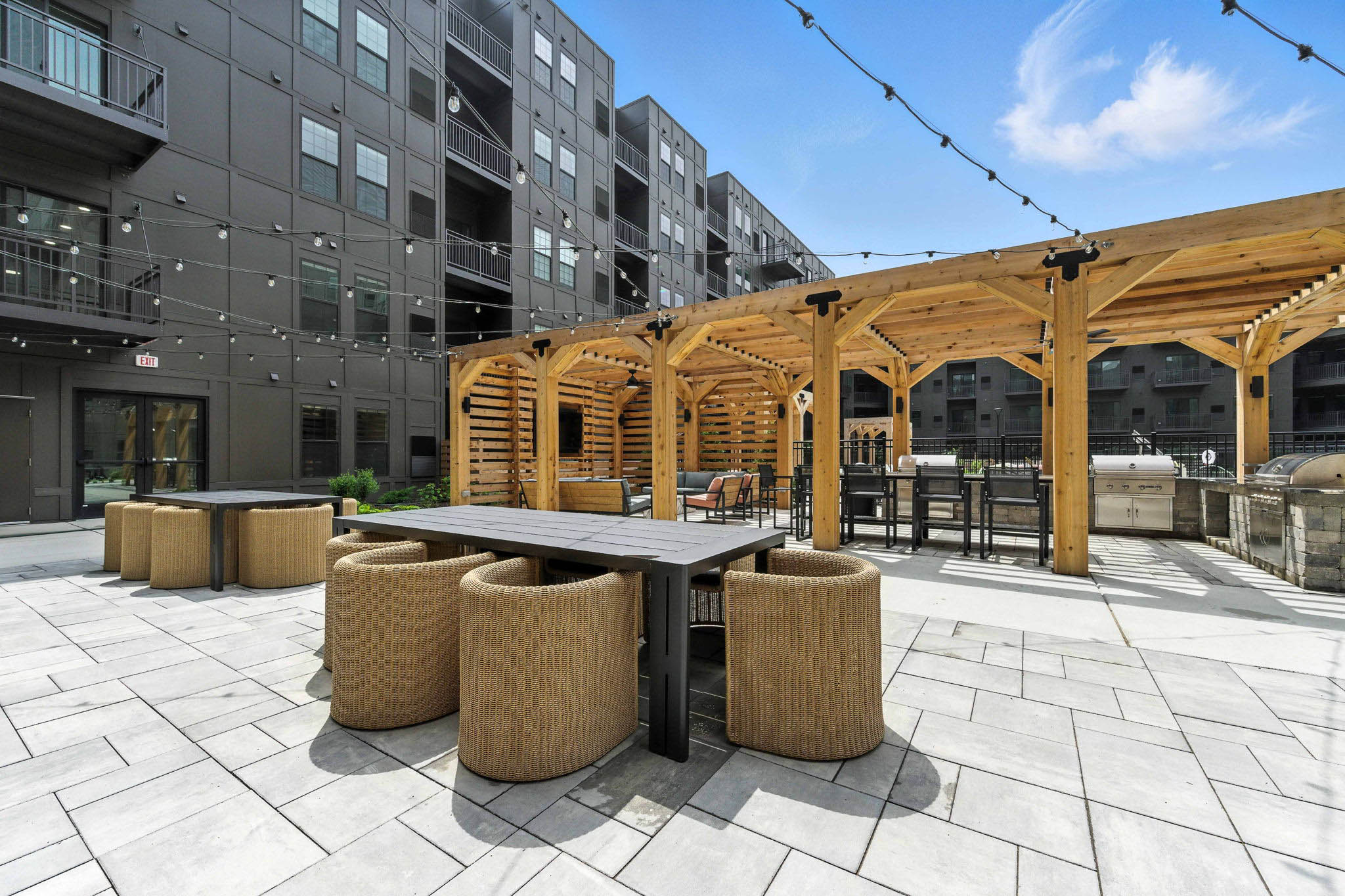 Real Estate Developers In Chicago 243 Web Or Mls Metro 19   519 Lawrence Ave_037
