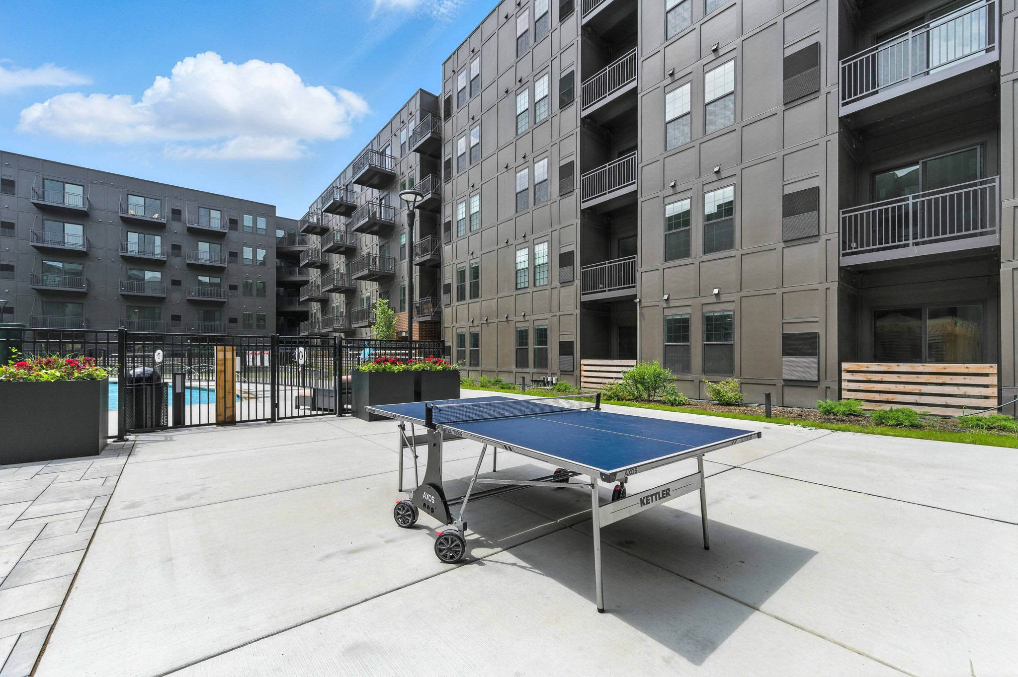 Real Estate Developers In Chicago 246 Web Or Mls Metro 19   519 Lawrence Ave_039