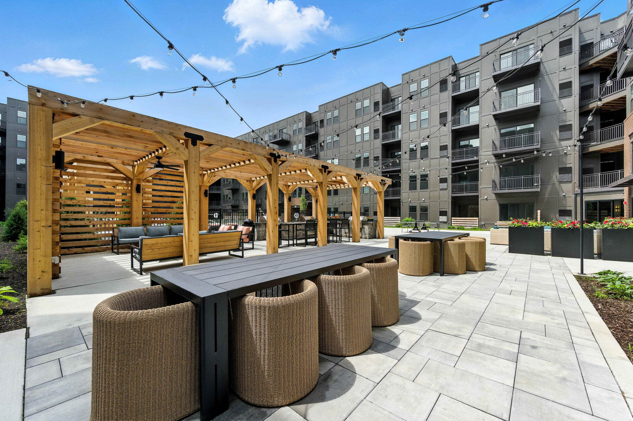 Real Estate Developers In Chicago 253 Web Or Mls Metro 19   519 Lawrence Ave_045_edit