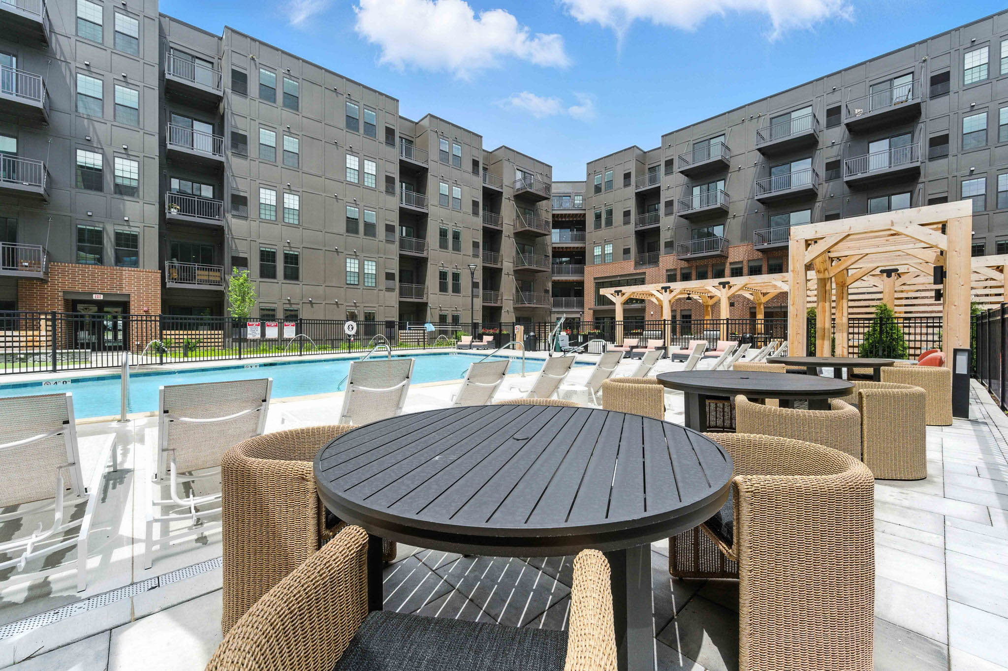 Real Estate Developers In Chicago 257 Web Or Mls Metro 19   519 Lawrence Ave_047