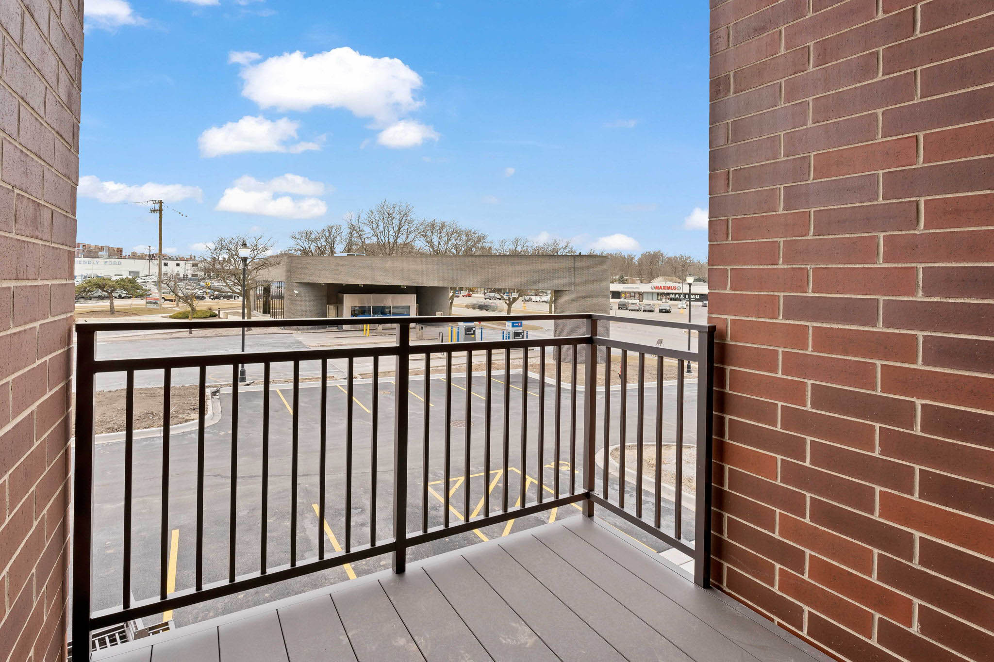 Real Estate Developers In Chicago 27 Web Or Mls 519 Lawrence Ave_027
