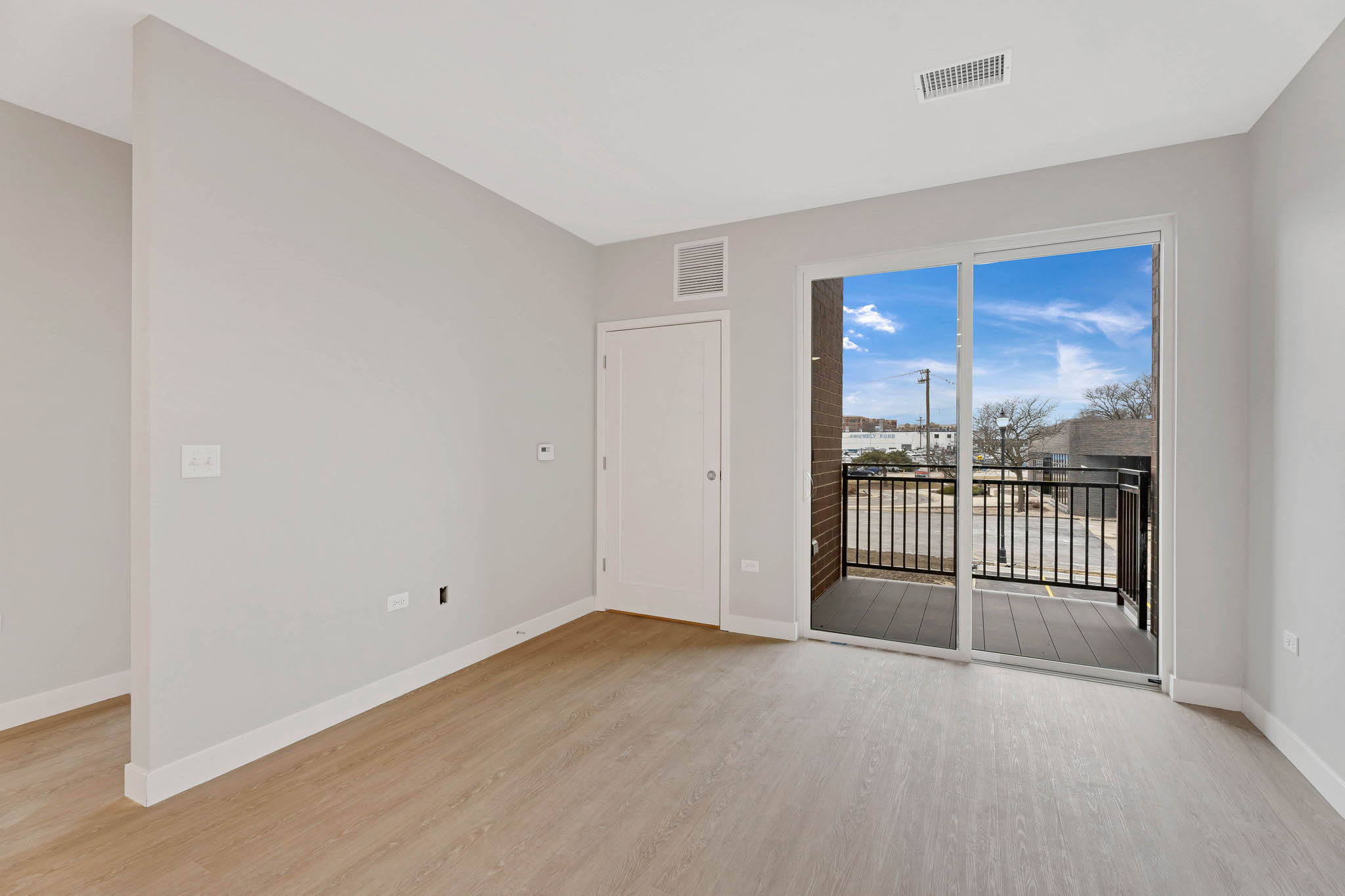 Real Estate Developers In Chicago 3 Web Or Mls 519 Lawrence Ave_003