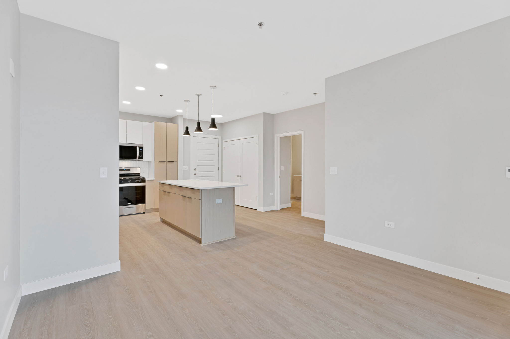 Real Estate Developers In Chicago 4 Web Or Mls 519 Lawrence Ave_004