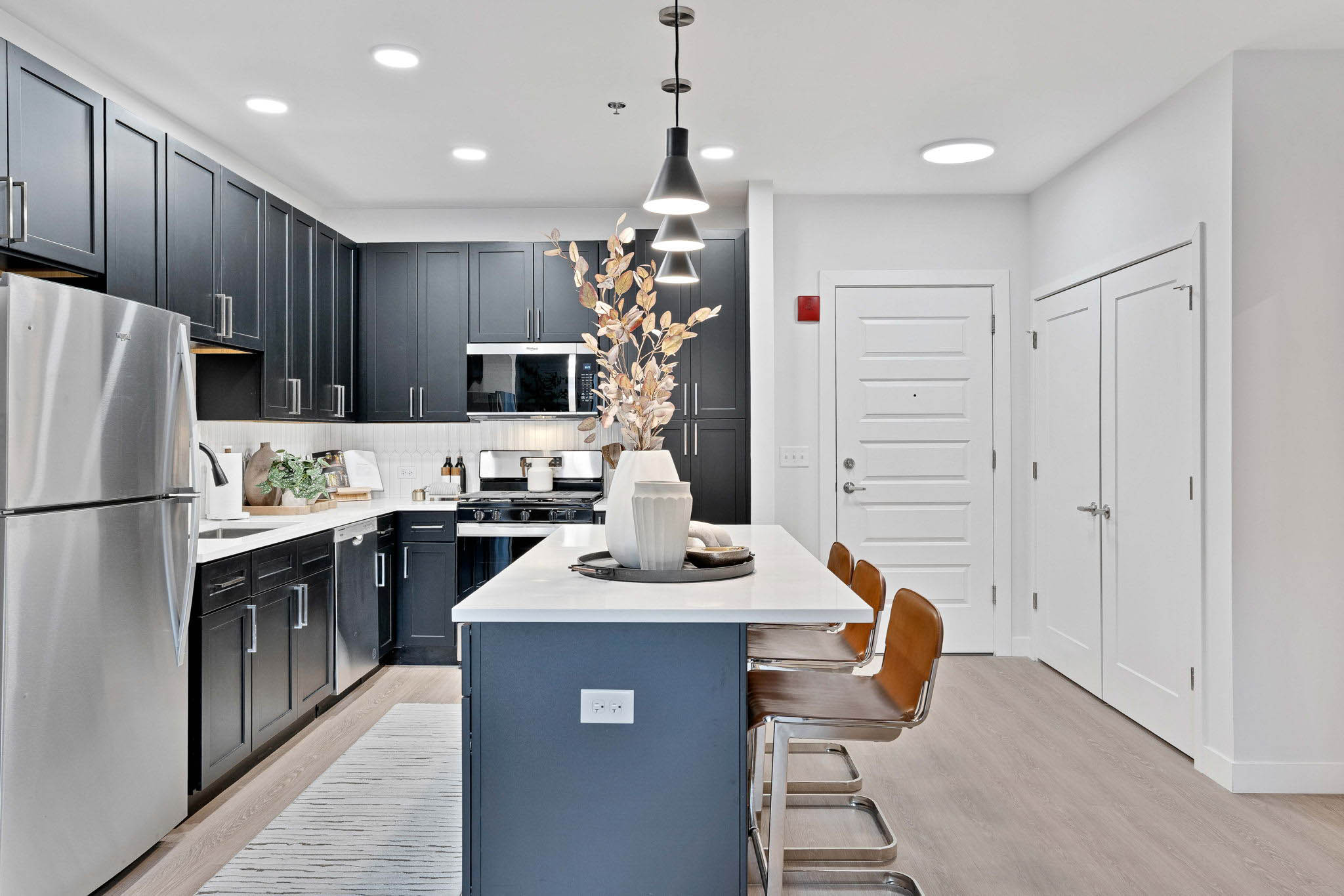 Real Estate Developers In Chicago 50 Web Or Mls 519 Lawrence Ave   Model Unit   0321_022