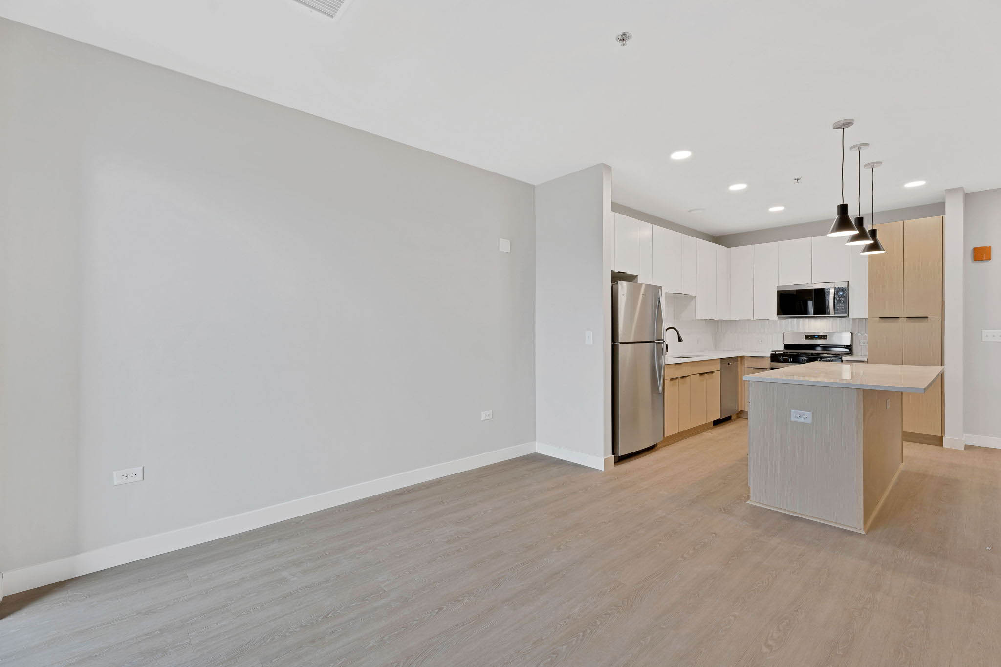 Real Estate Developers In Chicago 6 Web Or Mls 519 Lawrence Ave_006