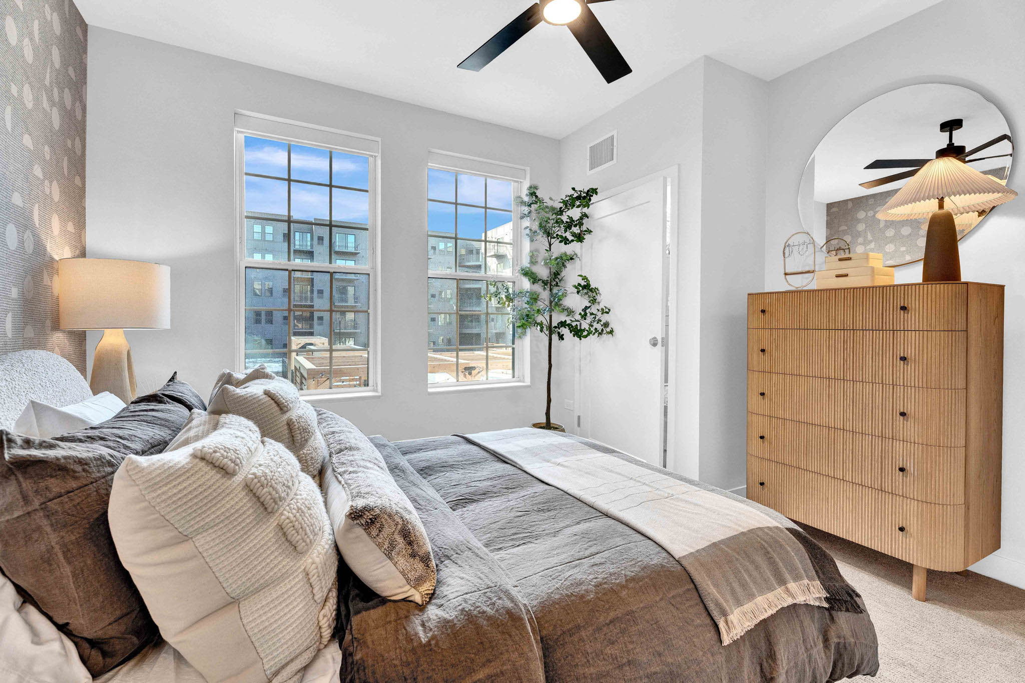 Real Estate Developers In Chicago 63 Web Or Mls 519 Lawrence Ave   Model Unit   0321_035