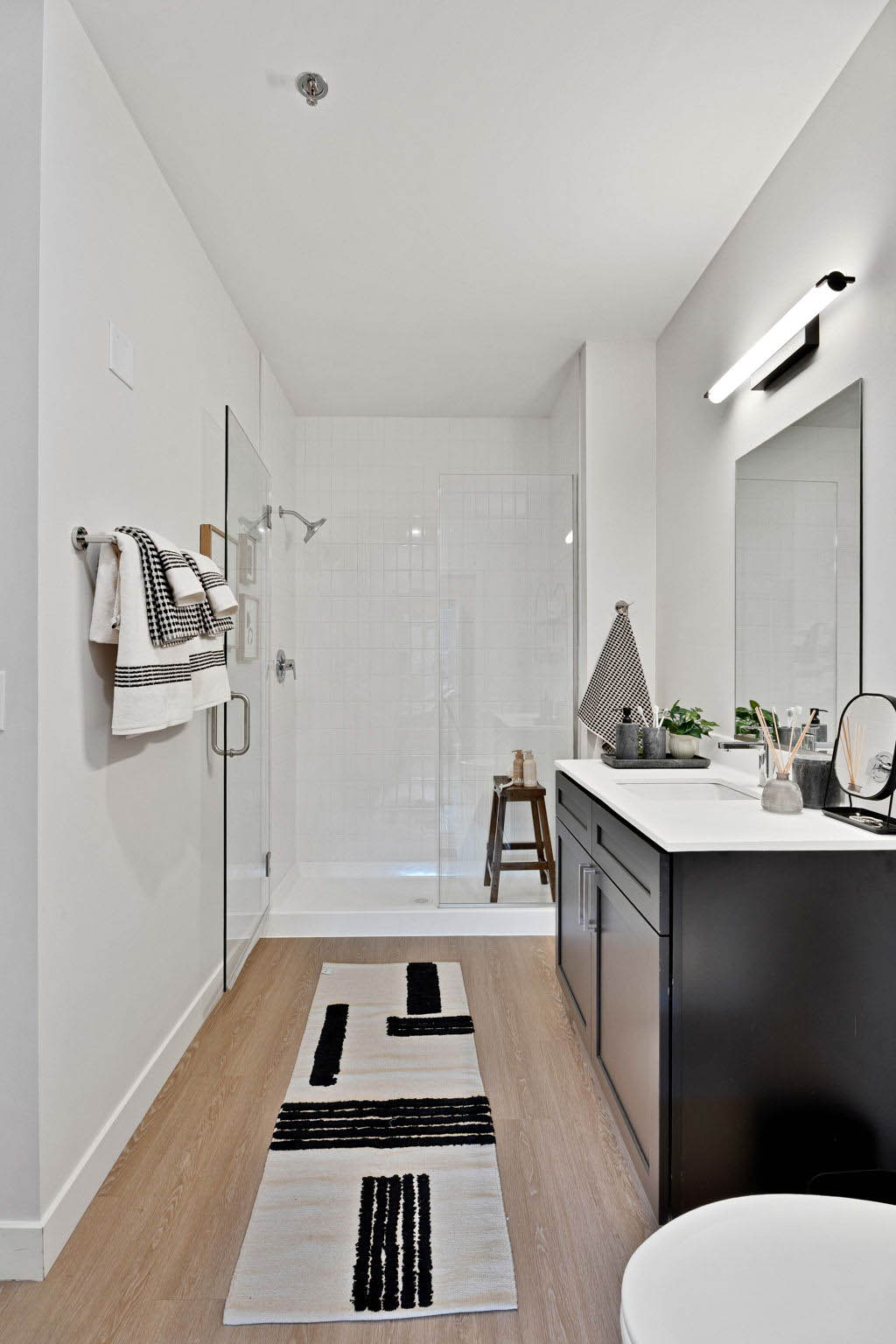 Real Estate Developers In Chicago 75 Web Or Mls 519 Lawrence Ave   Model Unit   0321_047