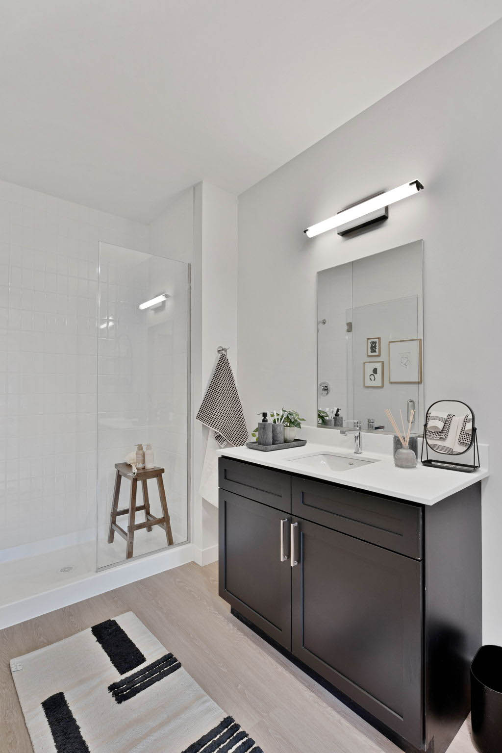 Real Estate Developers In Chicago 76 Web Or Mls 519 Lawrence Ave   Model Unit   0321_048