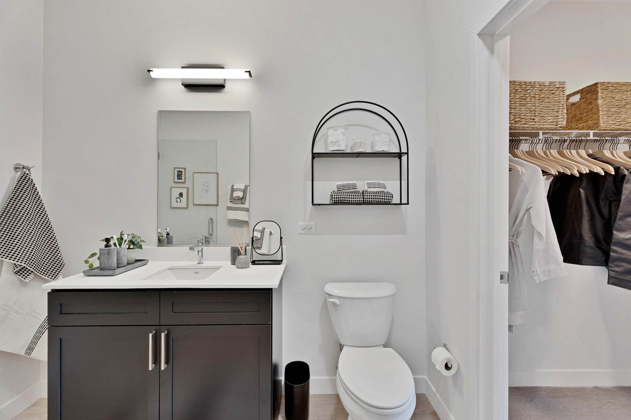 Real Estate Developers In Chicago 78 Web Or Mls 519 Lawrence Ave   Model Unit   0321_050