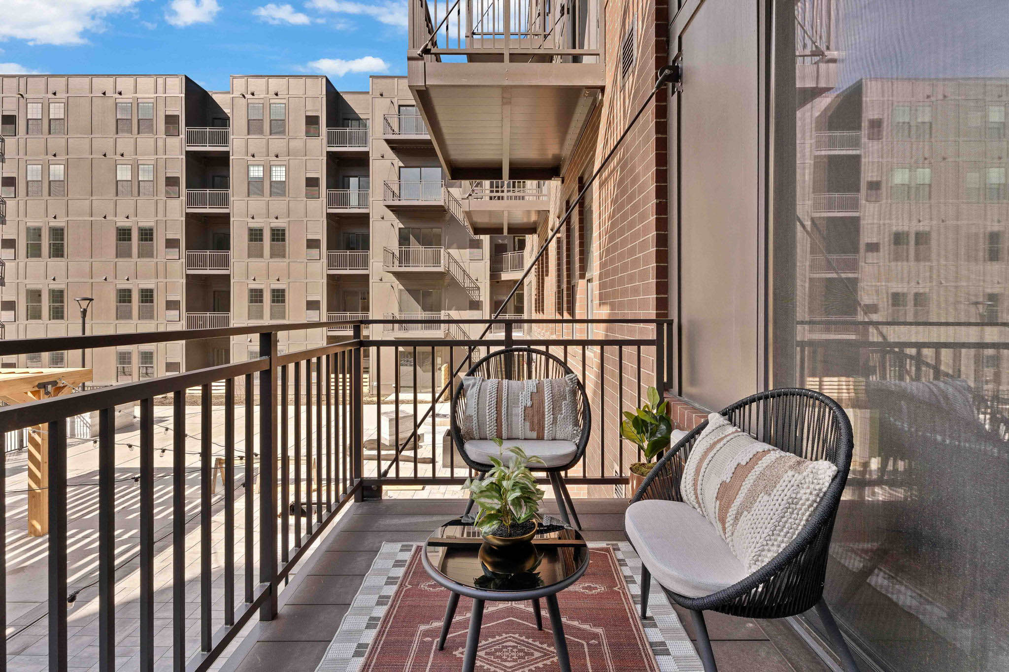 Real Estate Developers In Chicago 85 Web Or Mls 519 Lawrence Ave   Model Unit   0321_057