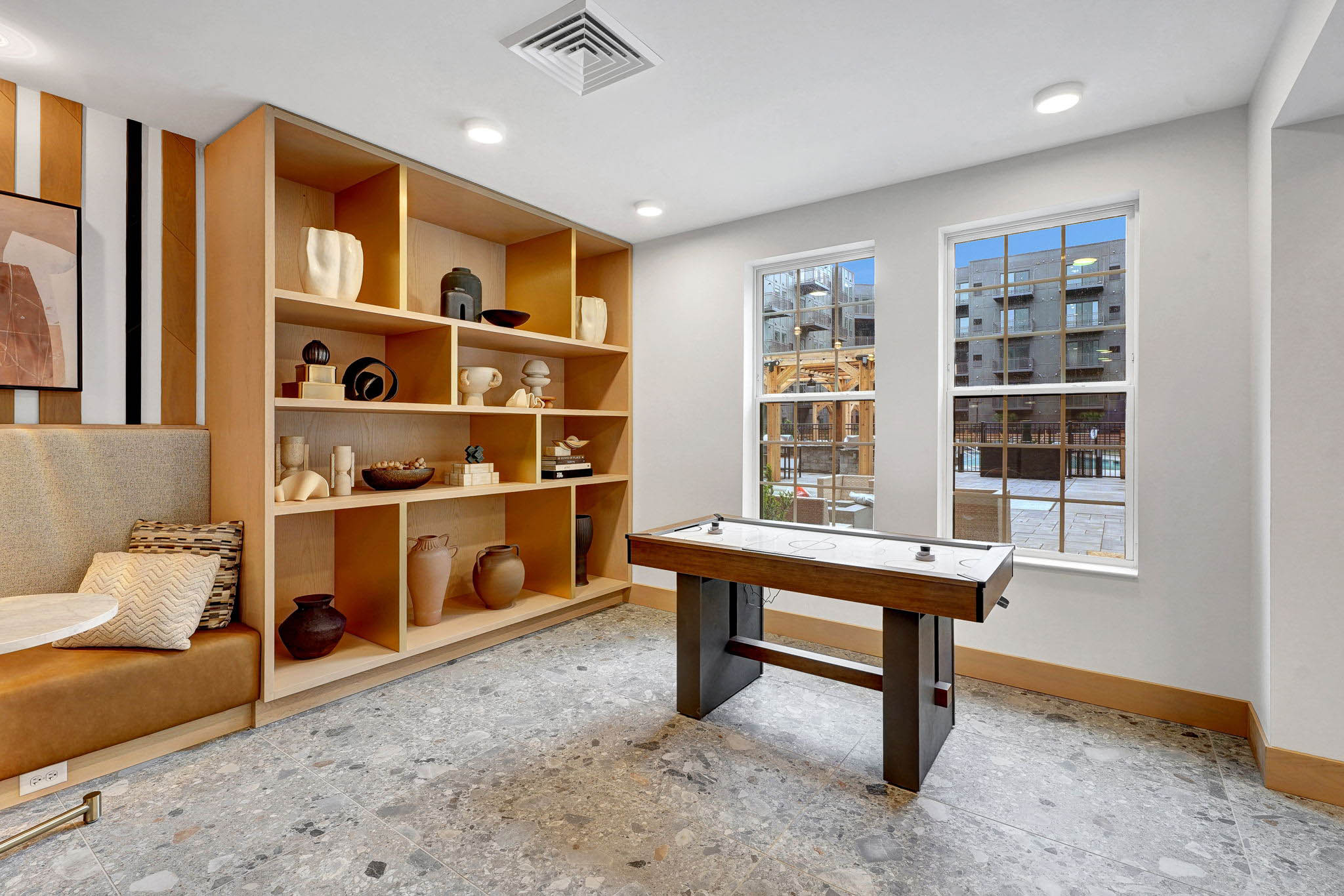 Real Estate Developers In Chicago 94 Web Or Mls Metro 19   Common Areas_004